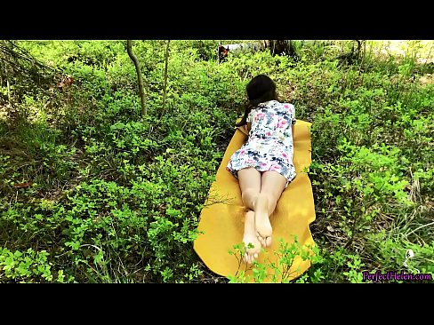 ❤️ Stranger on Tinder Masturbates My Pussy and Fucks Passionately in the woods (En främling på Tinder onanerar min fitta och knullar passionerat i skogen) ️ Sexvideo at sv.bestsexporno.ru ️❤