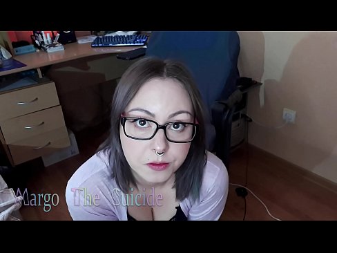 ❤️ Sexig tjej med glasögon suger Dildo djupt på kamera ️ Sexvideo at sv.bestsexporno.ru ️❤