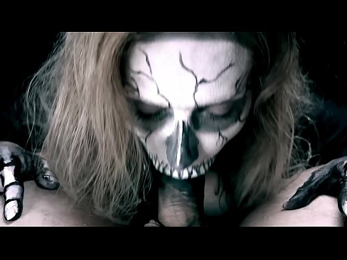 ❤️ Demonflicka suger kuk med sin svarta mun och sväljer sperma. ️ Sexvideo at sv.bestsexporno.ru ️❤